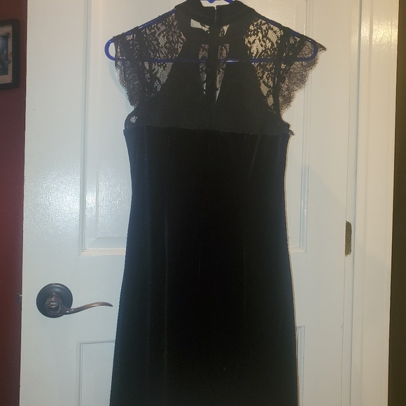 🌻HP🌻WH|BM Black Mock Neck Dress - Picture 2 of 7